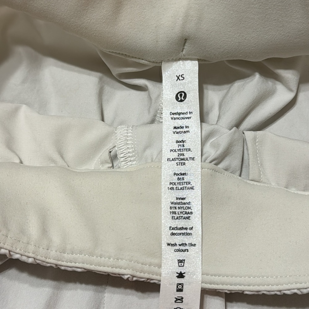 Cinchable Waist HR Woven Short 3.5” - Picture 9 of 10